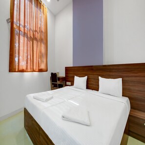 Free WiFi, bed sheets - Hotel Nirvana Grace (Mumbai)