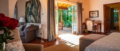 Honeymoon Room, 1 King Bed, Garden View