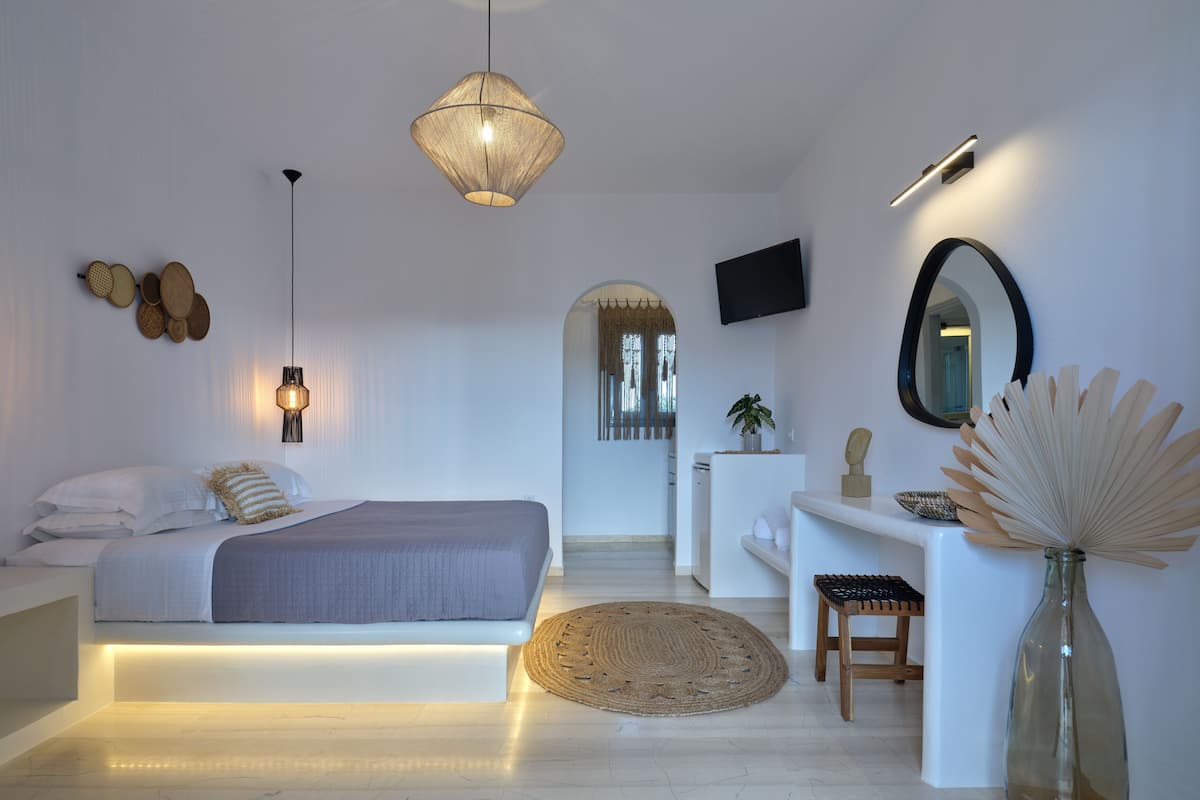 Superior Room, Sea View | 1 bedroom, premium bedding, in-room safe, soundproofing