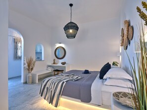 Premium bedding, in-room safe, soundproofing, free WiFi - Ariti Seaside Residence (Paros)