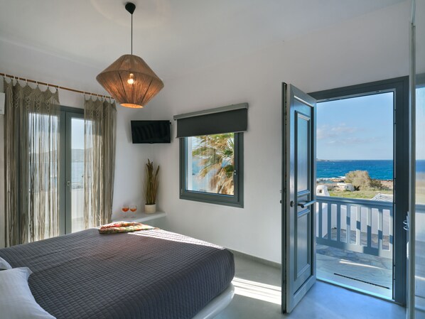 Premium Room, Sea View | Premium bedding, in-room safe, soundproofing, free WiFi - Ariti Seaside Residence (Paros)