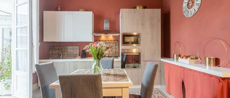 تناول الطعام