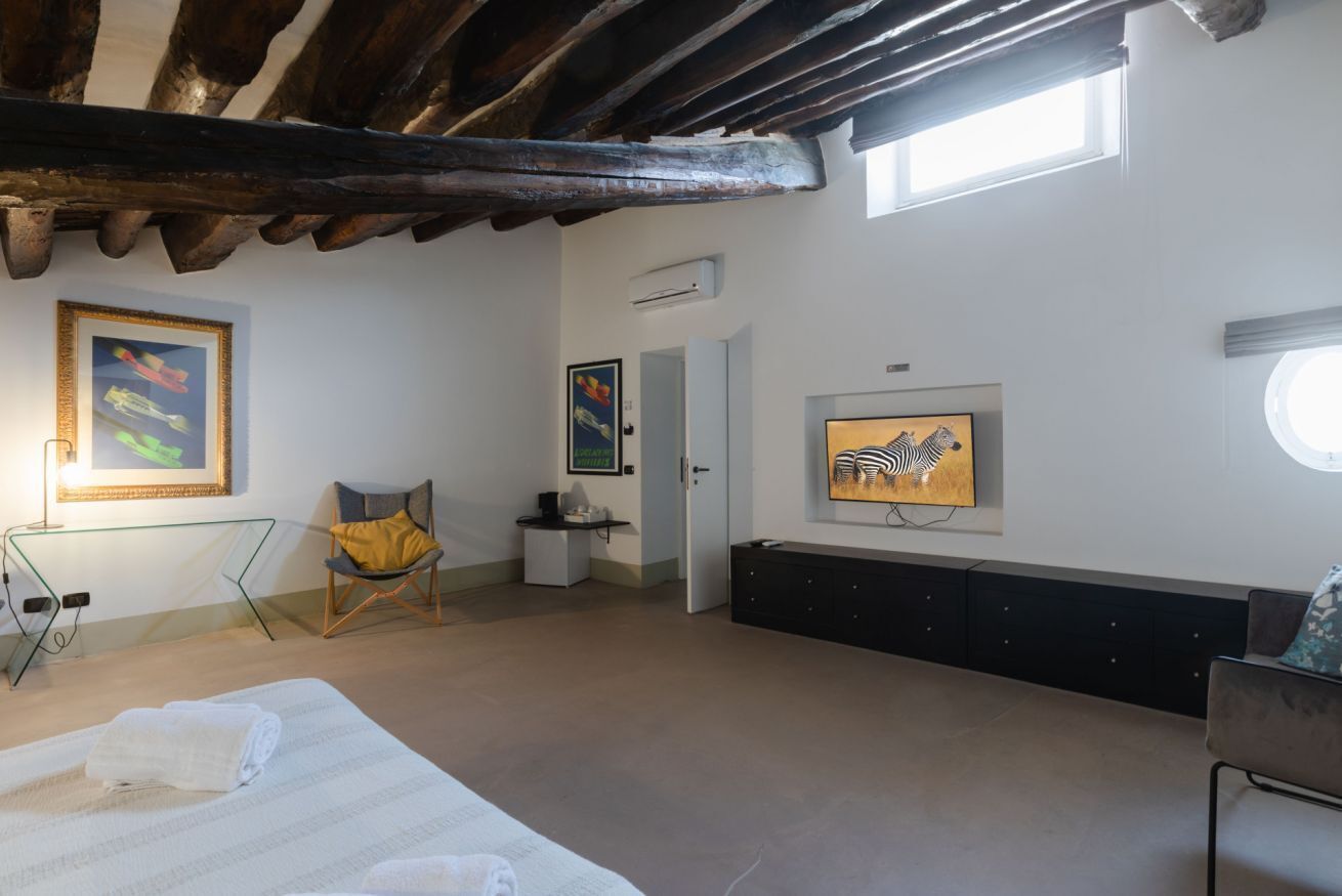 2 bedrooms, iron/ironing board, Internet, bed sheets