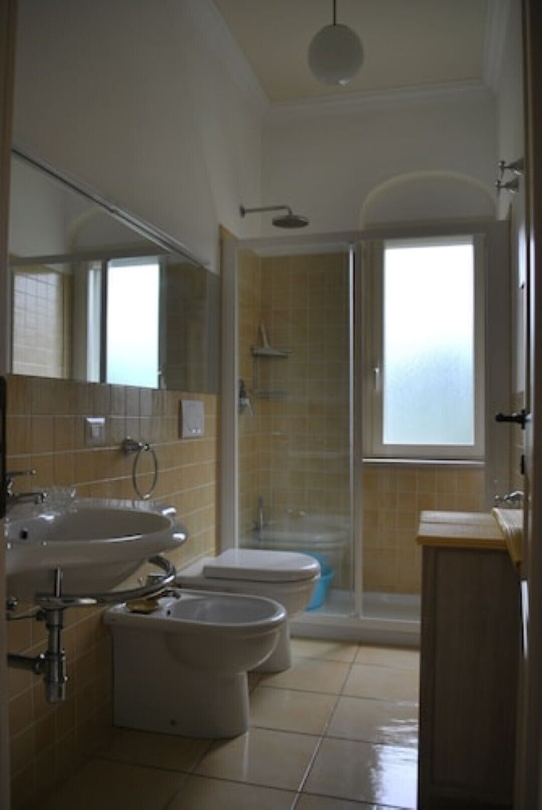 Douche, bidet