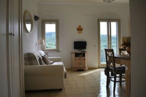 Living area - Sun - Apartments in old farmhouse (Puglia)