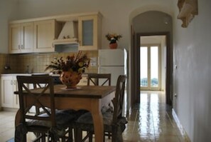 Private kitchen - Sun - Apartments in old farmhouse (Puglia)