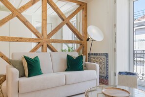 城市公寓, 1 张大床和 1 张沙发床, 厨房, 城市景观 | 起居区 | 43-英寸智能电视 （配备有线频道）、MP3 基座