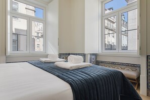 City Apartment, 1 Queen Bed with Sofa bed, Kitchen, City View | 1 bedroom, premium bedding, in-room safe, desk
