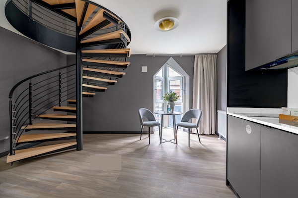 Caja de seguridad en la habitación y decoración personalizada