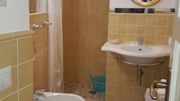 Douche, bidet