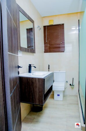 Free toiletries, bathrobes, towels - Horizon Suites (Ibadan)