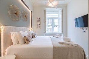 Superior Apartment | In-room safe, soundproofing, iron/ironing board, free cots/infant beds - Ando Living São Nicolau House (Lisbon)