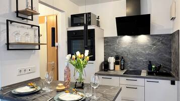 Fridge, microwave, oven, stovetop