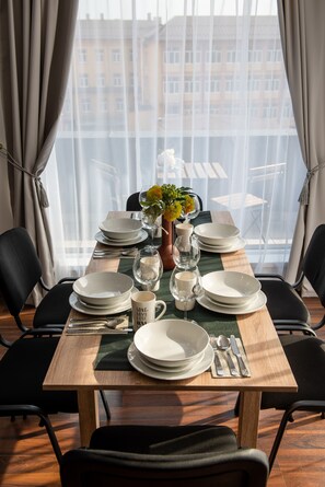 Apartamento executivo | Opções para refeição no quarto