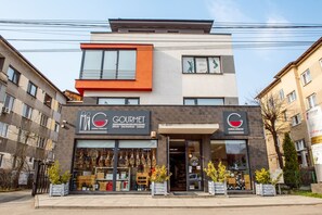 Front of property - Niagara Apartments (Baia Mare)