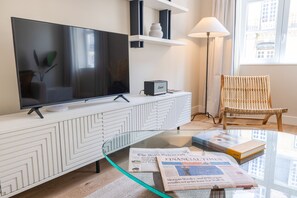 Classic Apartment | Living area | Flat-screen TV - Ando Living Augusta House (Lisbon)