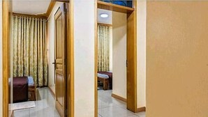 Ảnh chưa phân loại, 3 trong số 17 ảnh, nút