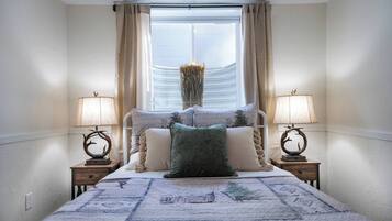 4 bedrooms, iron/ironing board, free WiFi, bed sheets