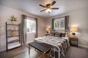 4 bedrooms, iron/ironing board, free WiFi, bed sheets