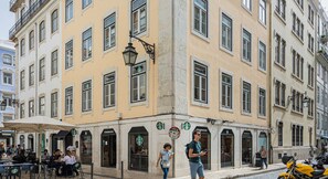 Front of property - Ando Living Santa Justa 77 House (Lisbon)