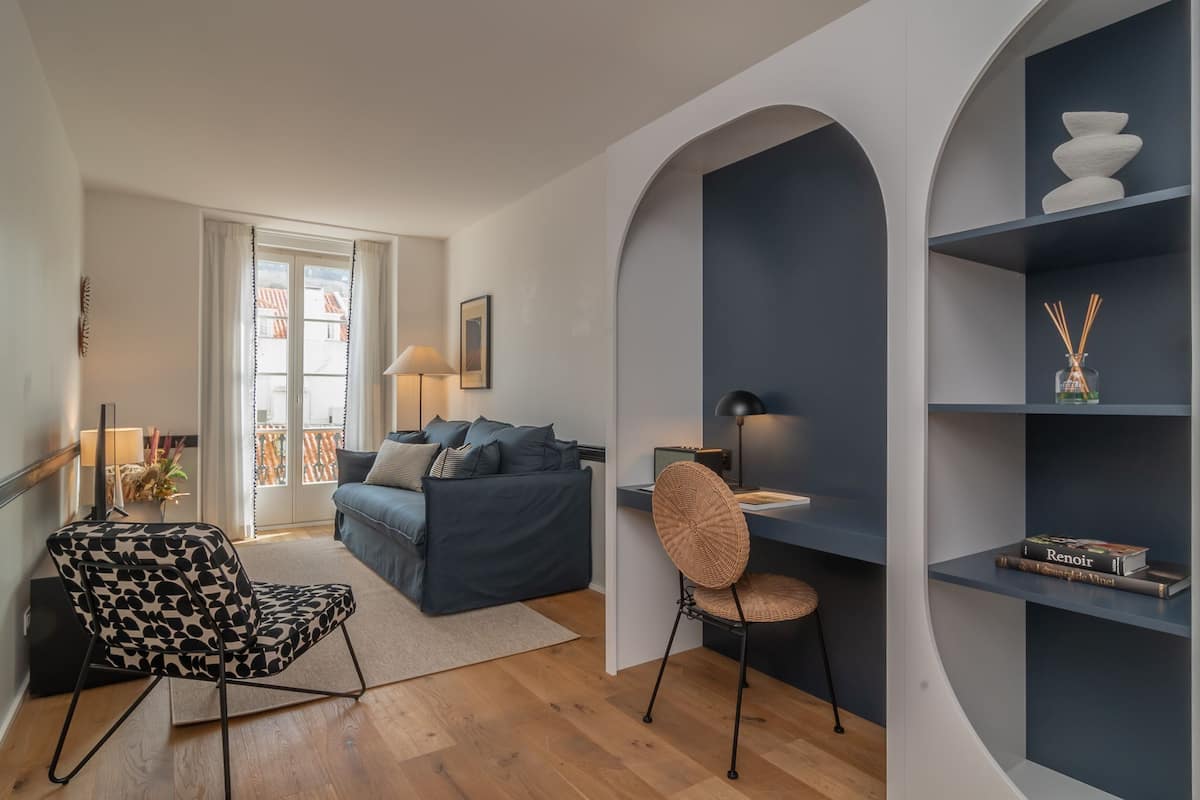 Standard-Apartment | Wohnbereich | Flachbildfernseher