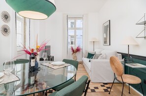 Appartement Supérieur | Coin séjour | Télévision à écran plat