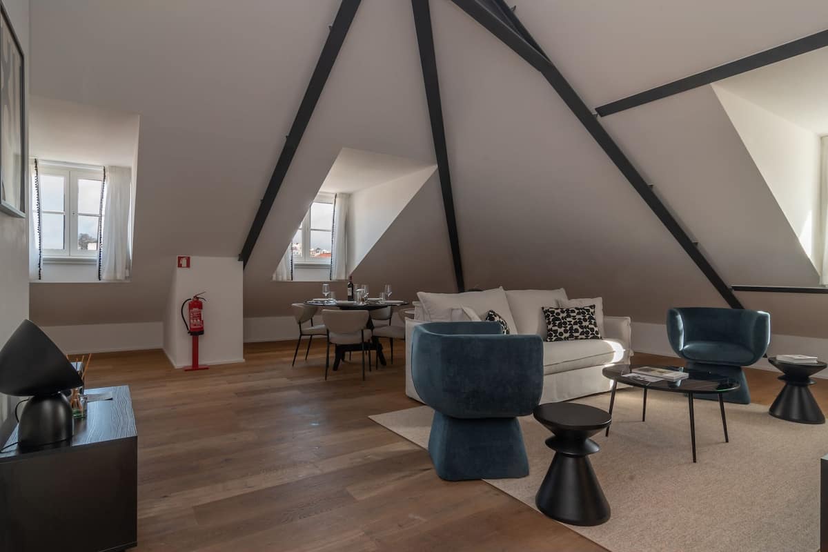Standard-Loft | Wohnbereich | Flachbildfernseher