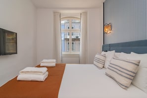 Standard-Apartment | Zimmersafe, Schreibtisch, schallisolierte Zimmer, Bügeleisen/Bügelbrett