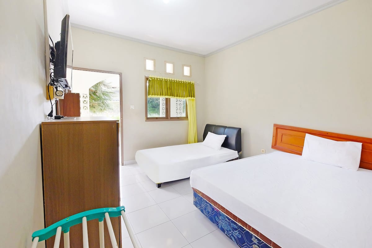 1 bedroom, desk, free WiFi, bed sheets