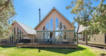 Wren - Private Hot Tub & Deck, Family, Eagle Crest, Sunny Getaway!