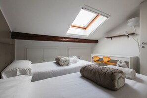 2 室のベッドルーム、アイロン / アイロン台、インターネット、ベッドシーツ