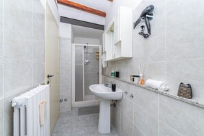 Regadera y bidet 