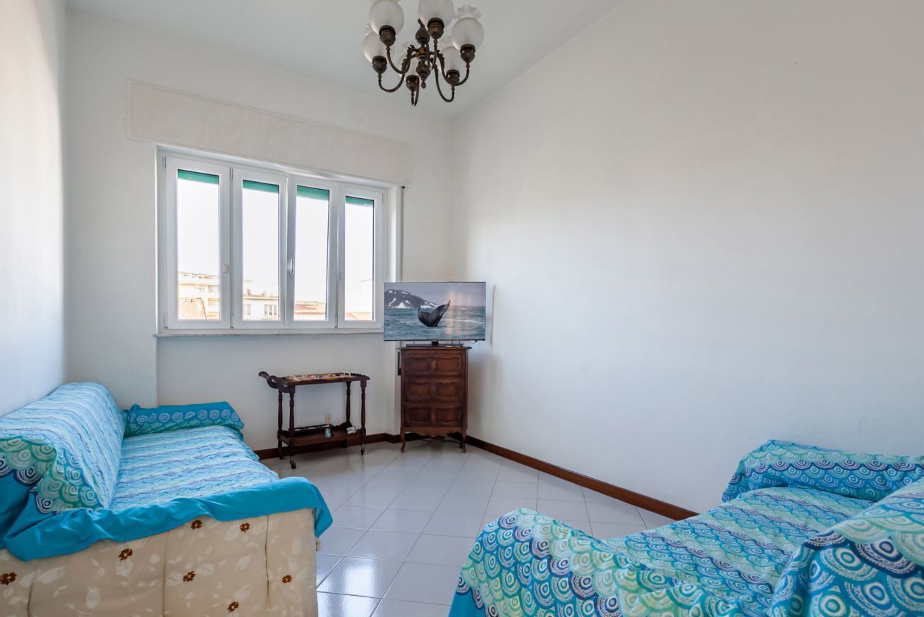 3 bedrooms, iron/ironing board, bed sheets