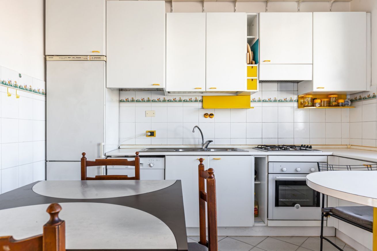 Réfrigérateur, four, plaque de cuisson, lave-vaisselle