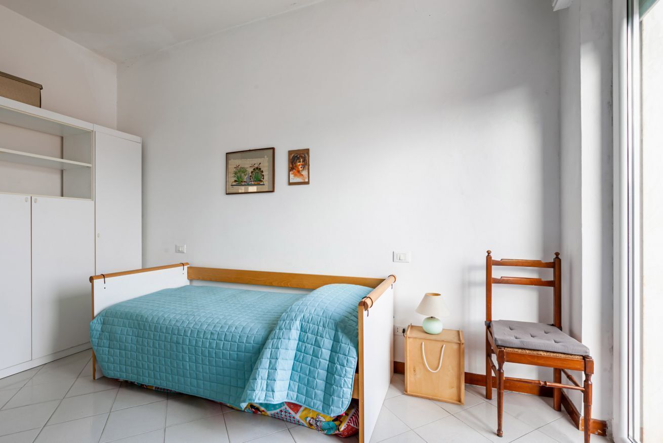 3 bedrooms, iron/ironing board, bed sheets