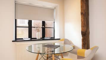 Business Apartment | Living area | 45-inch Smart TV with digital channels, TV, Netflix