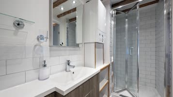 Business Apartment | Bathroom | Towels
