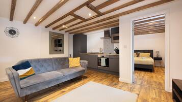 Business Apartment | Living area | 45-inch Smart TV with digital channels, TV, Netflix