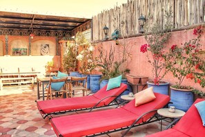 Outdoor dining - Saffron Room, Riad Arabic House & Spa (Marrakesh)
