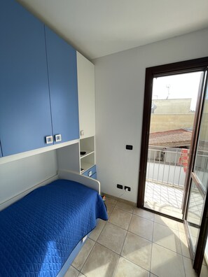 2 bedrooms, bed sheets