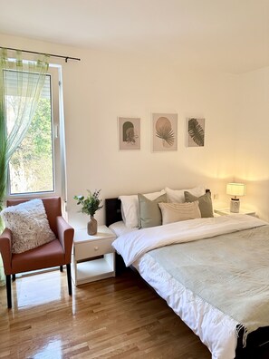 1 bedroom, desk, WiFi, bed sheets - Japanese Garden Fronted, enchating nature view (Vrnjacka Banja)