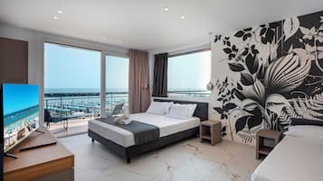 Premium bedding, in-room safe, desk, free WiFi