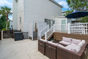 Unclassified image, 3 of 41, button