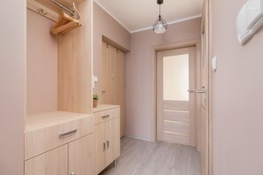 Interior - Kołaczy 7 | Trendy Apartment | Desk (Kraków)