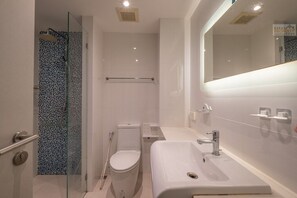 Dusche, Handtücher, Seife, Shampoo