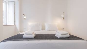 1 chambre, coffres-forts dans les chambres, fer et planche à repasser