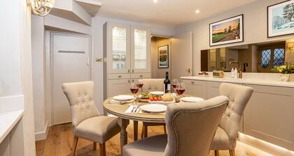 Luxury Boutique Cottage