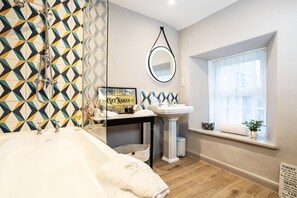 Hårføner, håndklær, såpe og sjampo