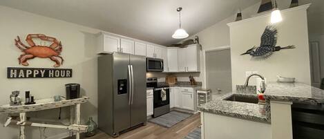 Frigorífic, microones, forn i placa de cuina