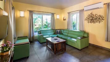 Elite Villa | Living area | Flat-screen TV